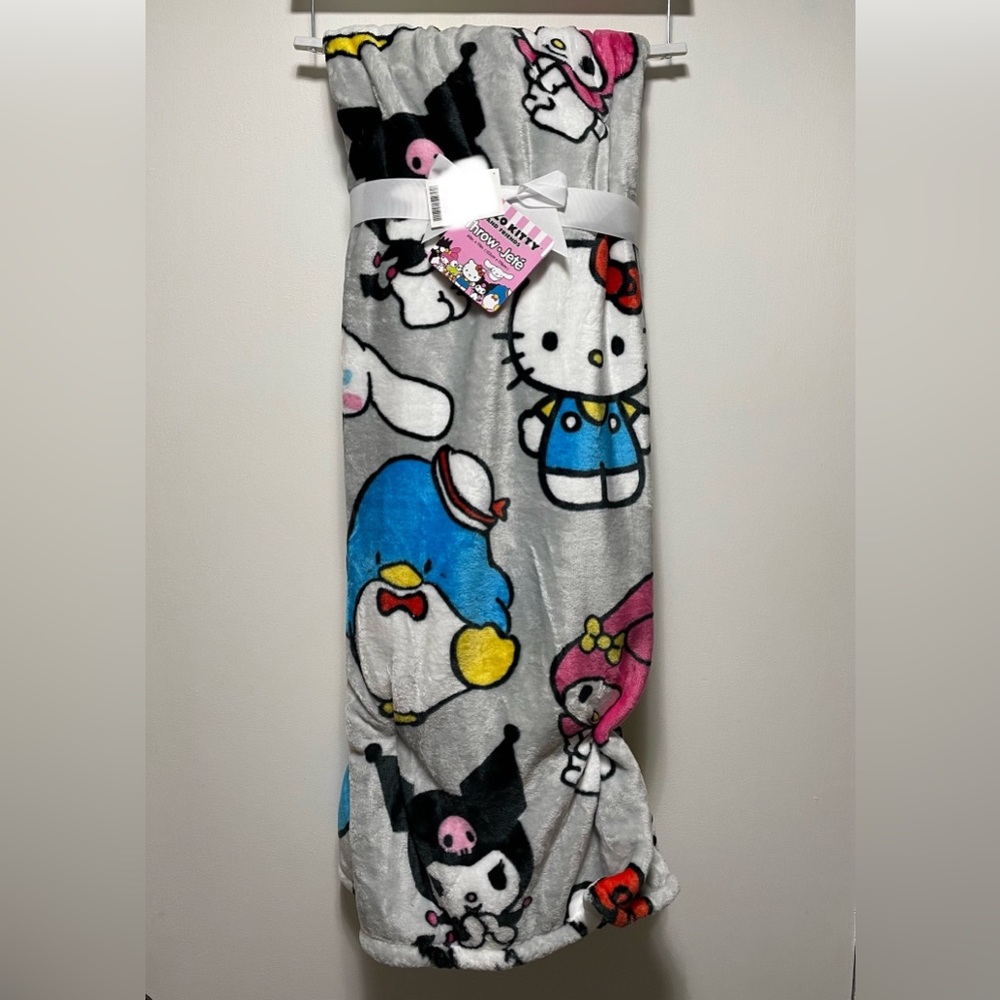 New Hello Kitty & Friends Plush Throw